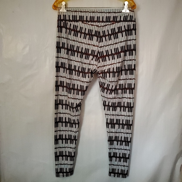 TC XL Black & White Piano Music Lularoe Leggings - Picture 5 of 6